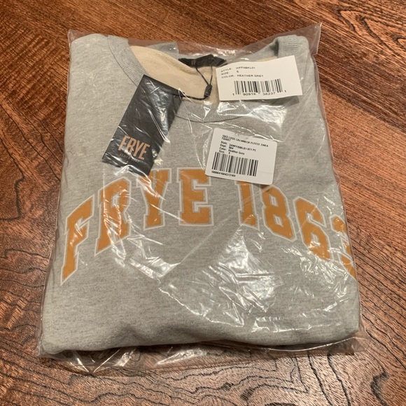 NWT FRYE Crewneck Logo Sweatshirt - Picture 6 of 7